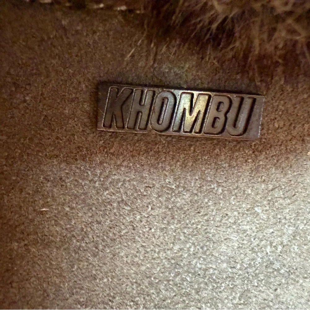 Khombu  womens winter boot size 9